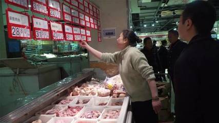 神農(nóng)架突擊檢查超市冷凍食品，嚴(yán)把肉制品安全關(guān)